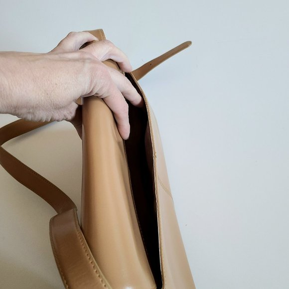 Arnold Churgin messenger shoulder bag. - Picture 5 of 8